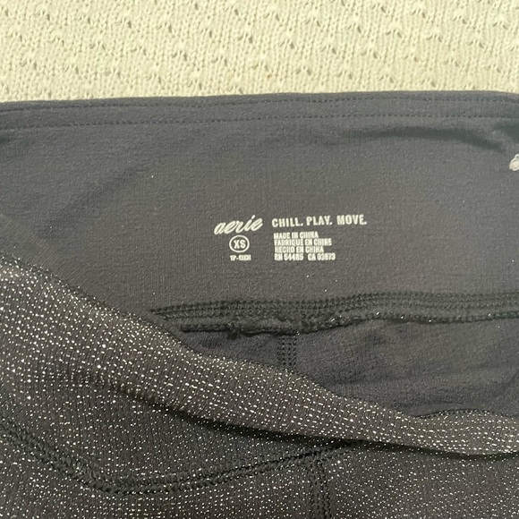 Aerie chill play move shiny black leggings - Picture 2 of 5